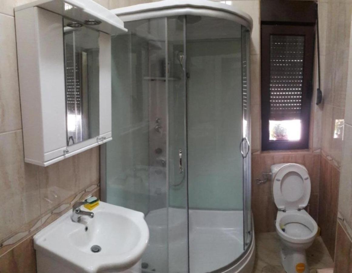 Center Lux Apartment Podgorica Buitenkant foto